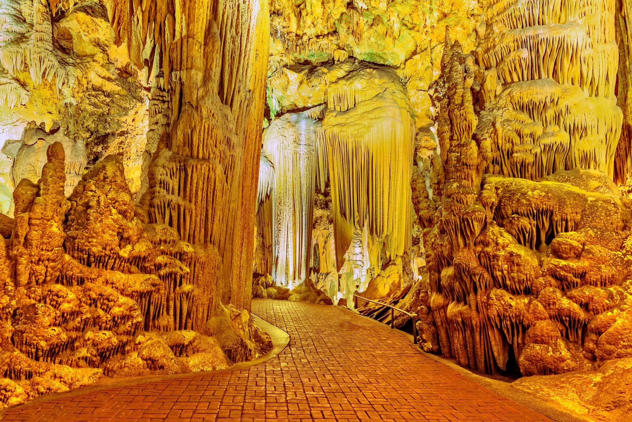 Luray Caverns in USA, North America | Caves & Underground Places,Speleology - Rated 5.8