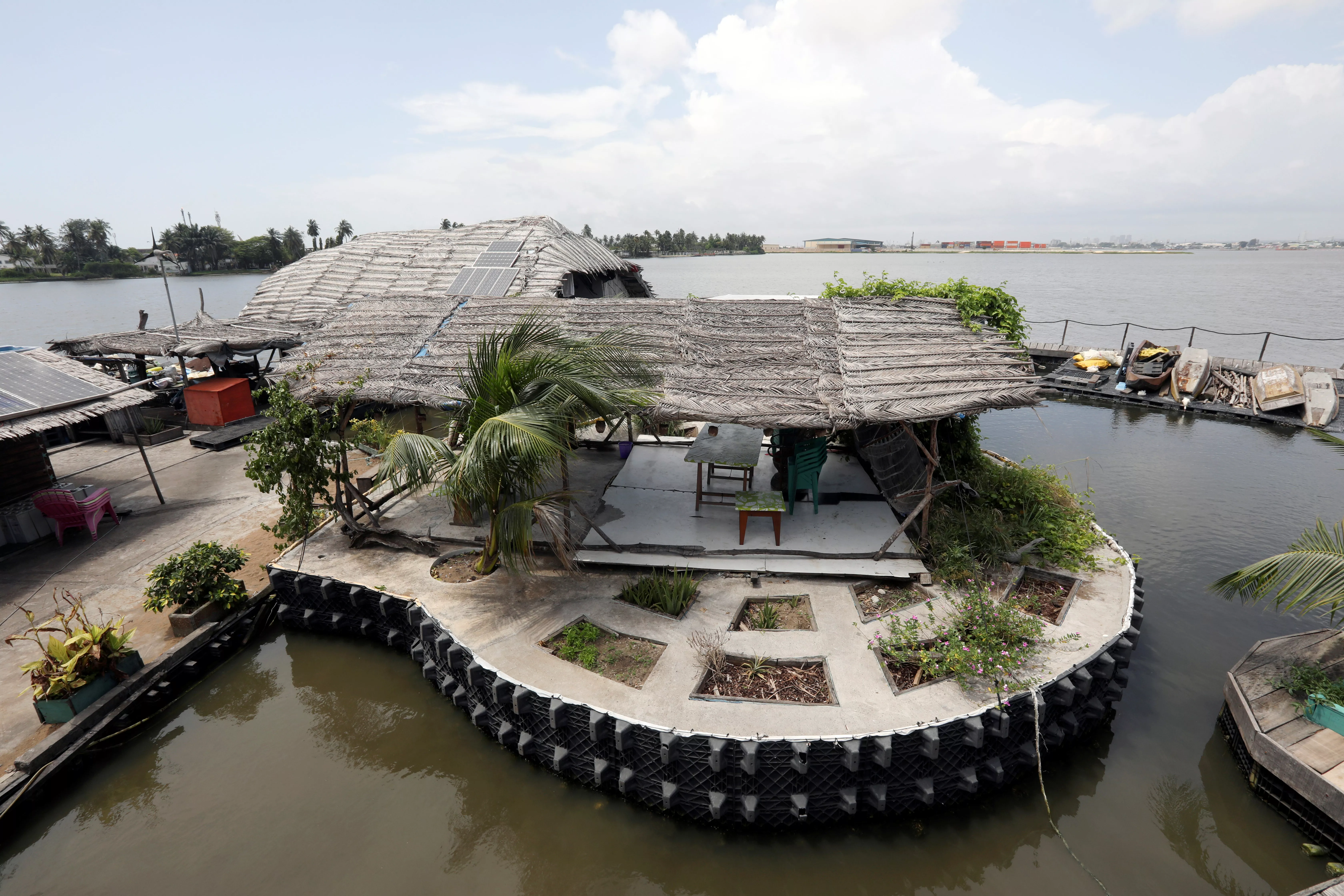 L'ile Flottante in Ivory Coast, Africa | Architecture - Rated 3.2