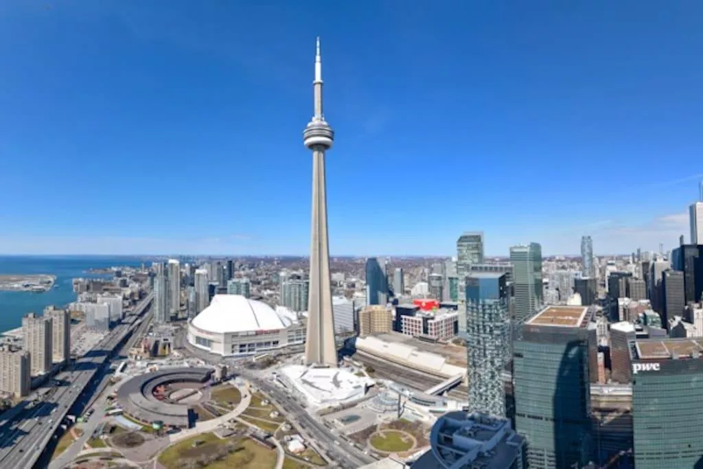 CN Tower in Canada, North America | Observation Decks,Restaurants,Rooftopping - Rated 8.3