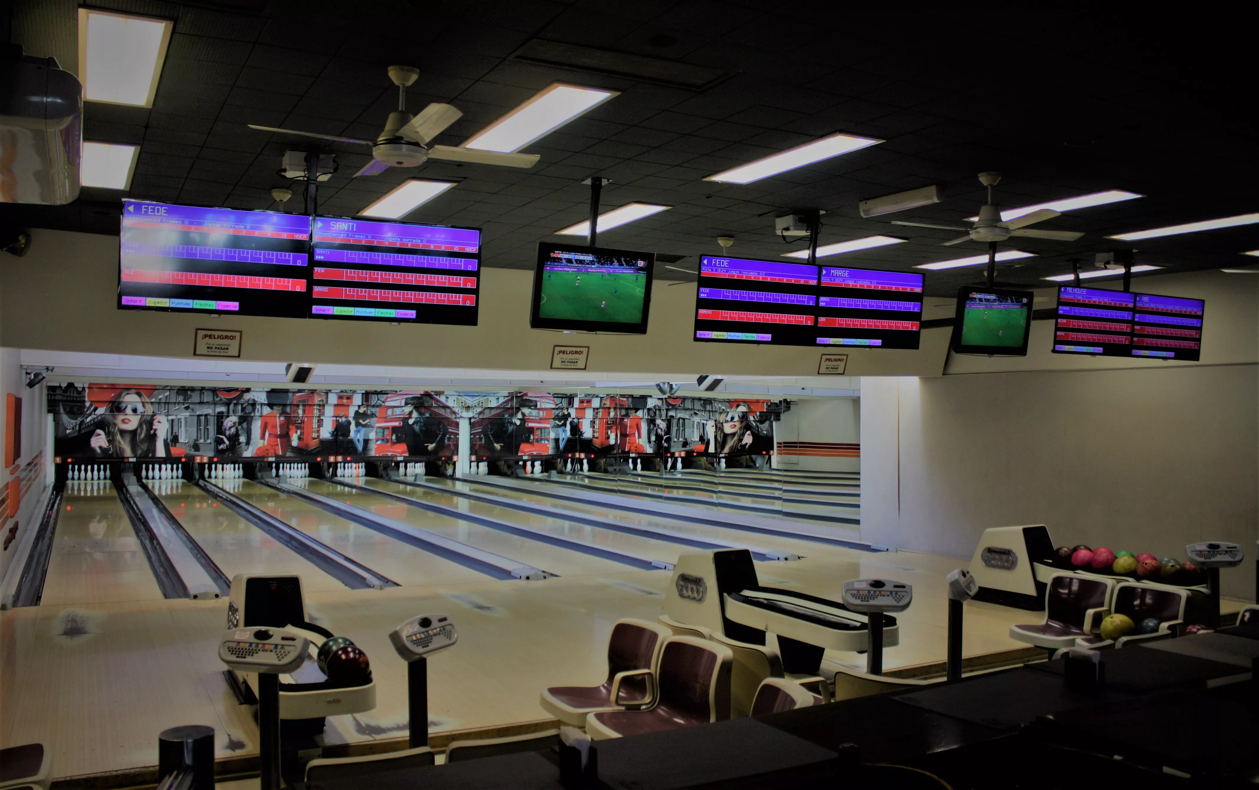 Snack Bowling & Restaurant in Argentina, South America | Bowling - Rated 5.3