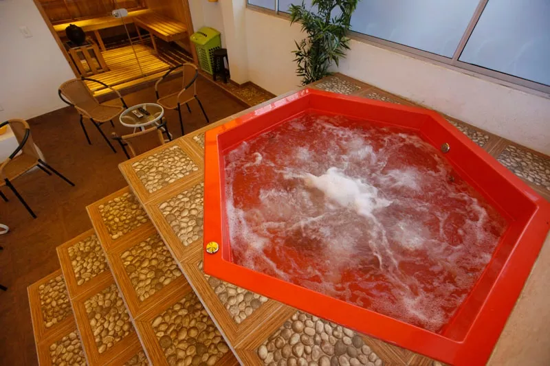 40 Grados SPA in Colombia, South America  - Rated 0.6