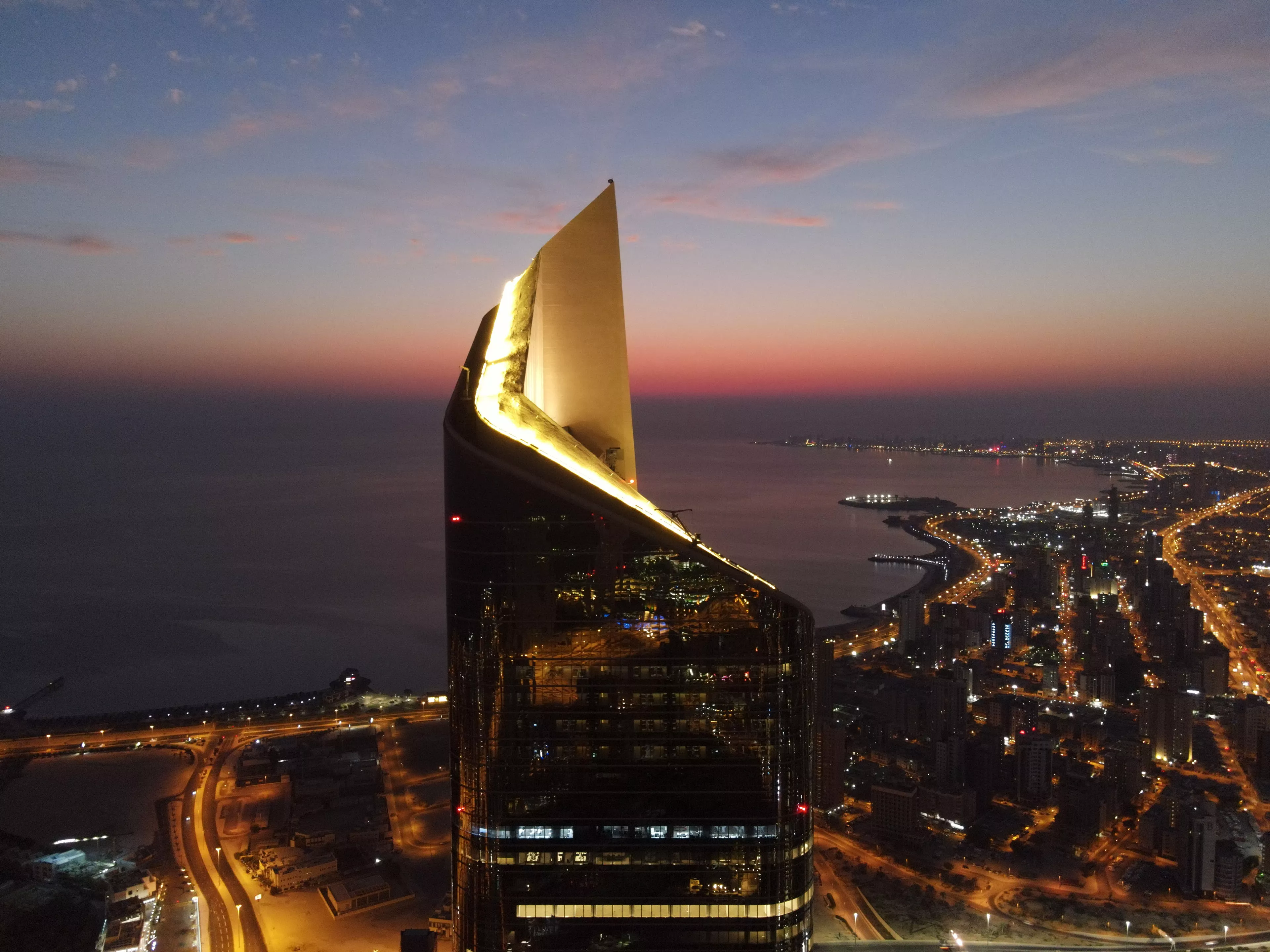 Al Hamra Tower in Kuwait, Middle East | Rooftopping - Rated 0.8