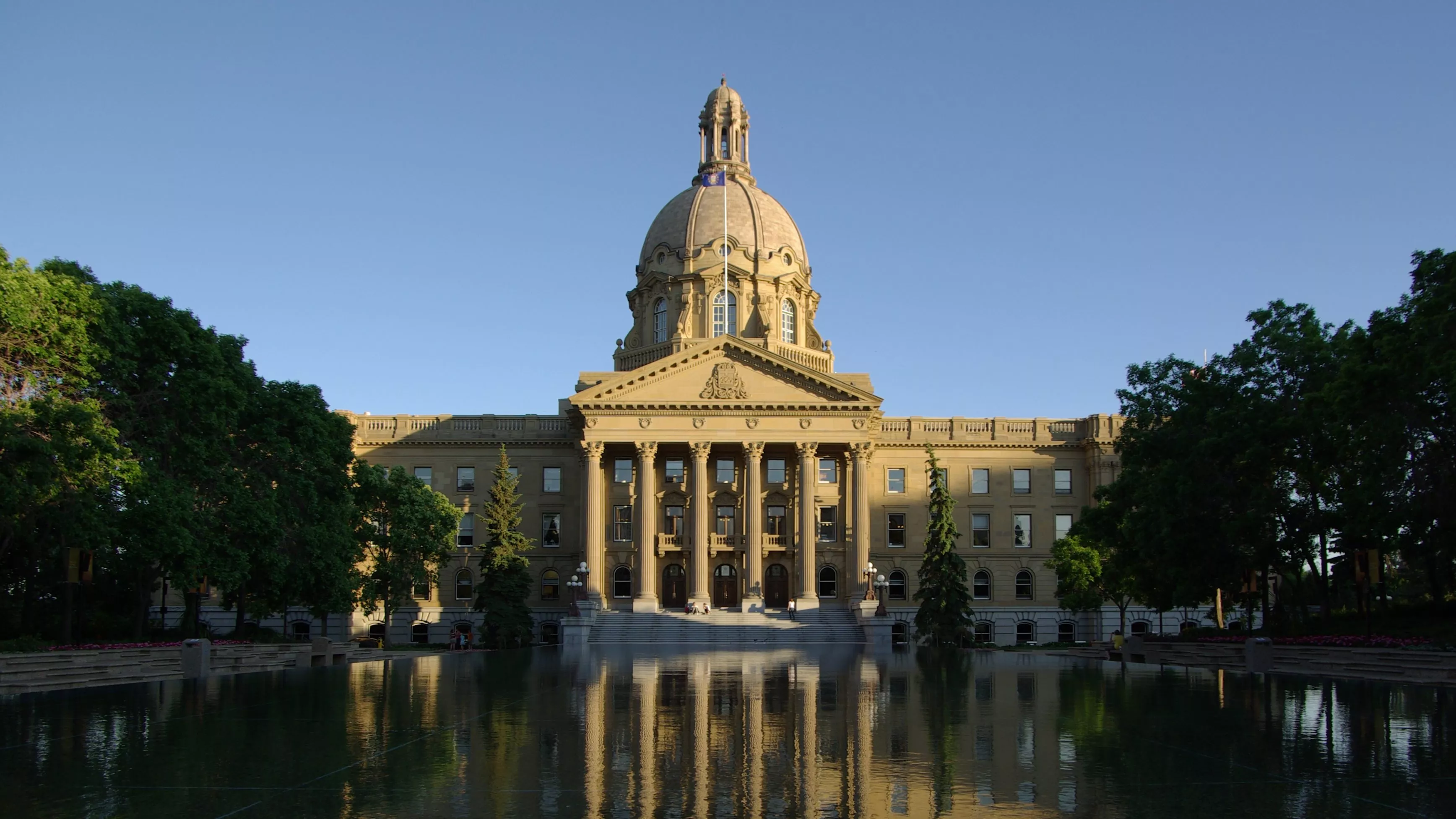Alberta Legislature Building in Canada, North America | Architecture - Rated 3.8