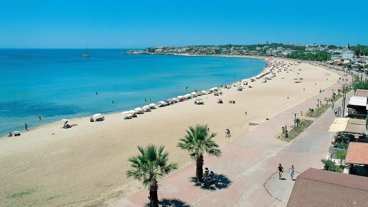 Altinkum Beach in Turkey, Central Asia | Beaches - Rated 3.5