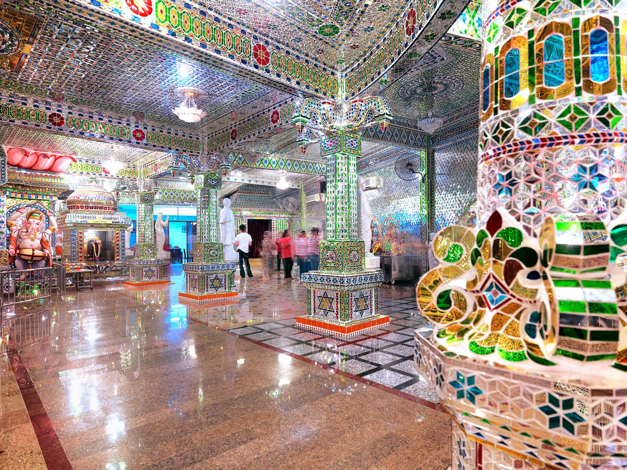 Arulmigu Sri Rajakaliamman Glass in Malaysia, East Asia | Architecture - Rated 3.4