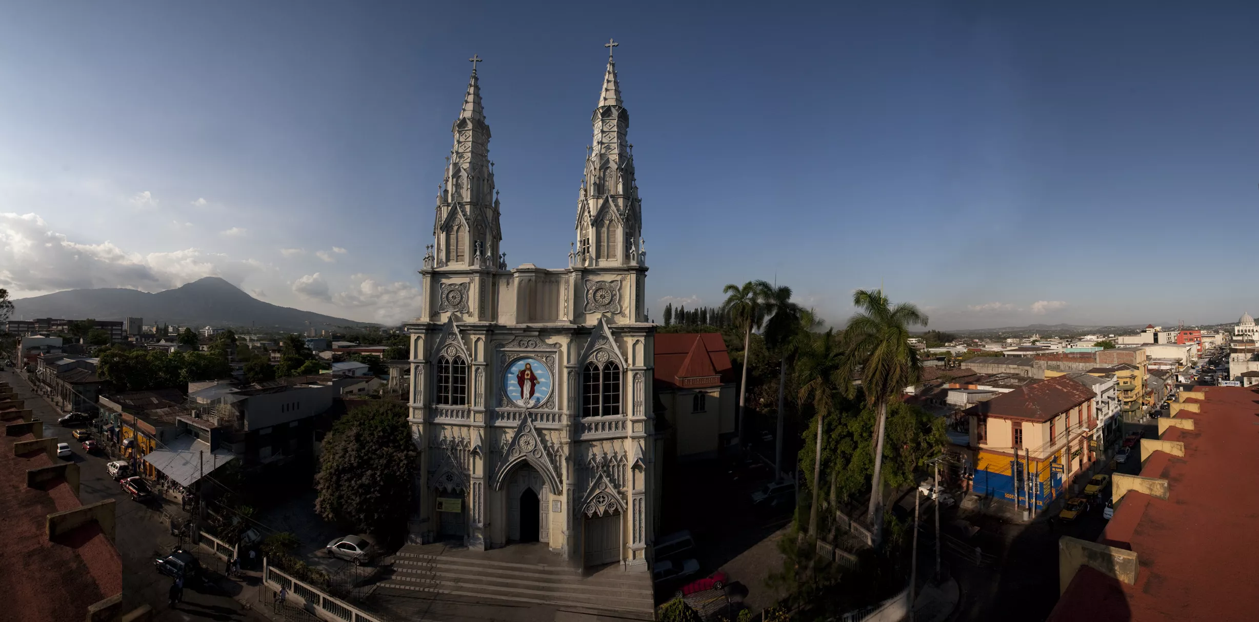 Basilica Sagrado Corazon in El Salvador, North America | Architecture - Rated 3.8
