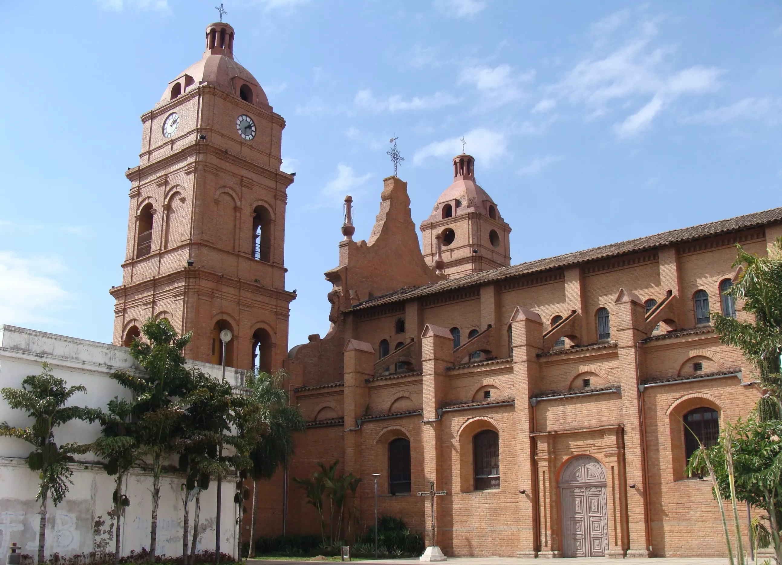 Basilica of Menor de San Lorenzo in Bolivia, South America | Architecture - Rated 3.8