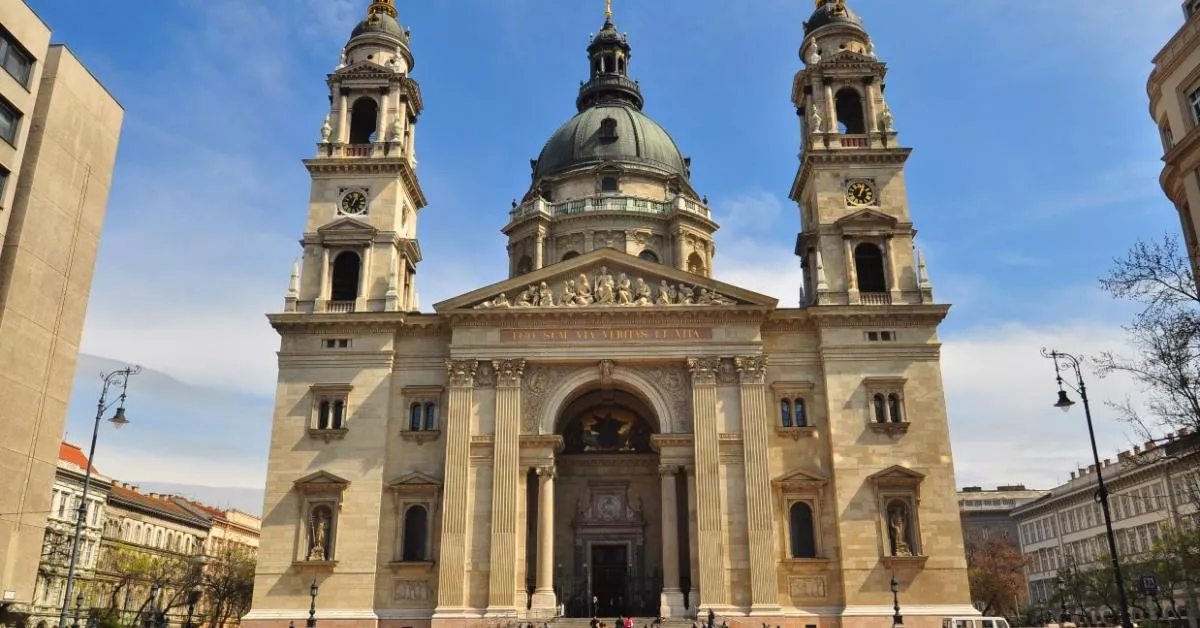 Basilica of St. Stephen in Hungary, Europe | Architecture - Rated 4.7