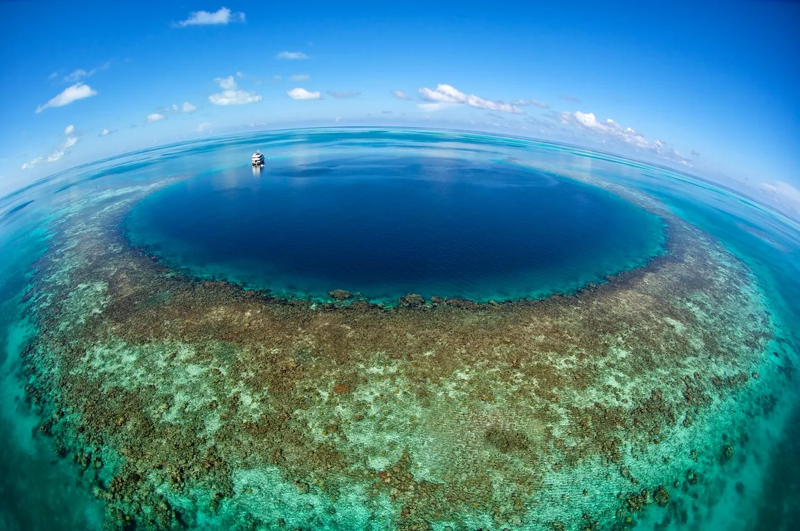 Blue Hole in Egypt, Africa | Nature Reserves,Diving - Rated 7.3