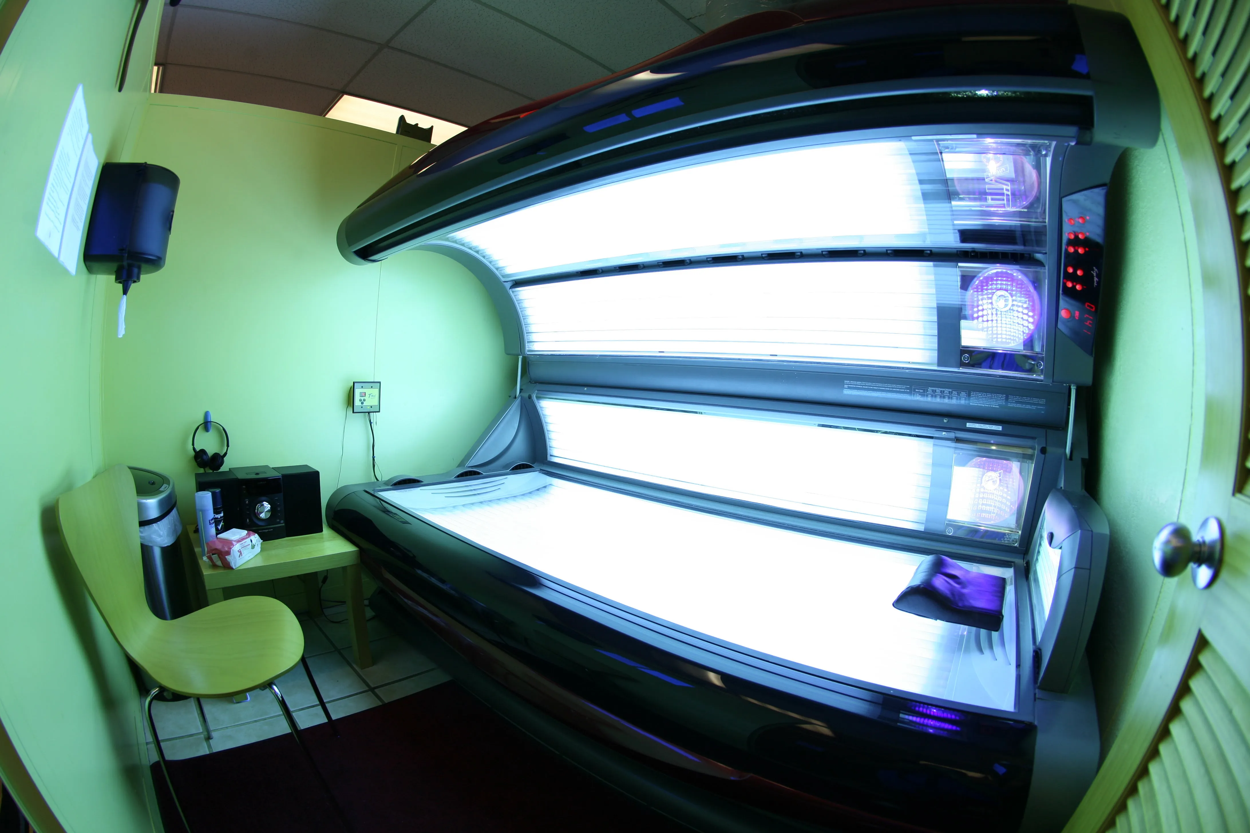 Bronze Buns Tanning Salon in USA, North America | Tanning Salons - Rated 0.9