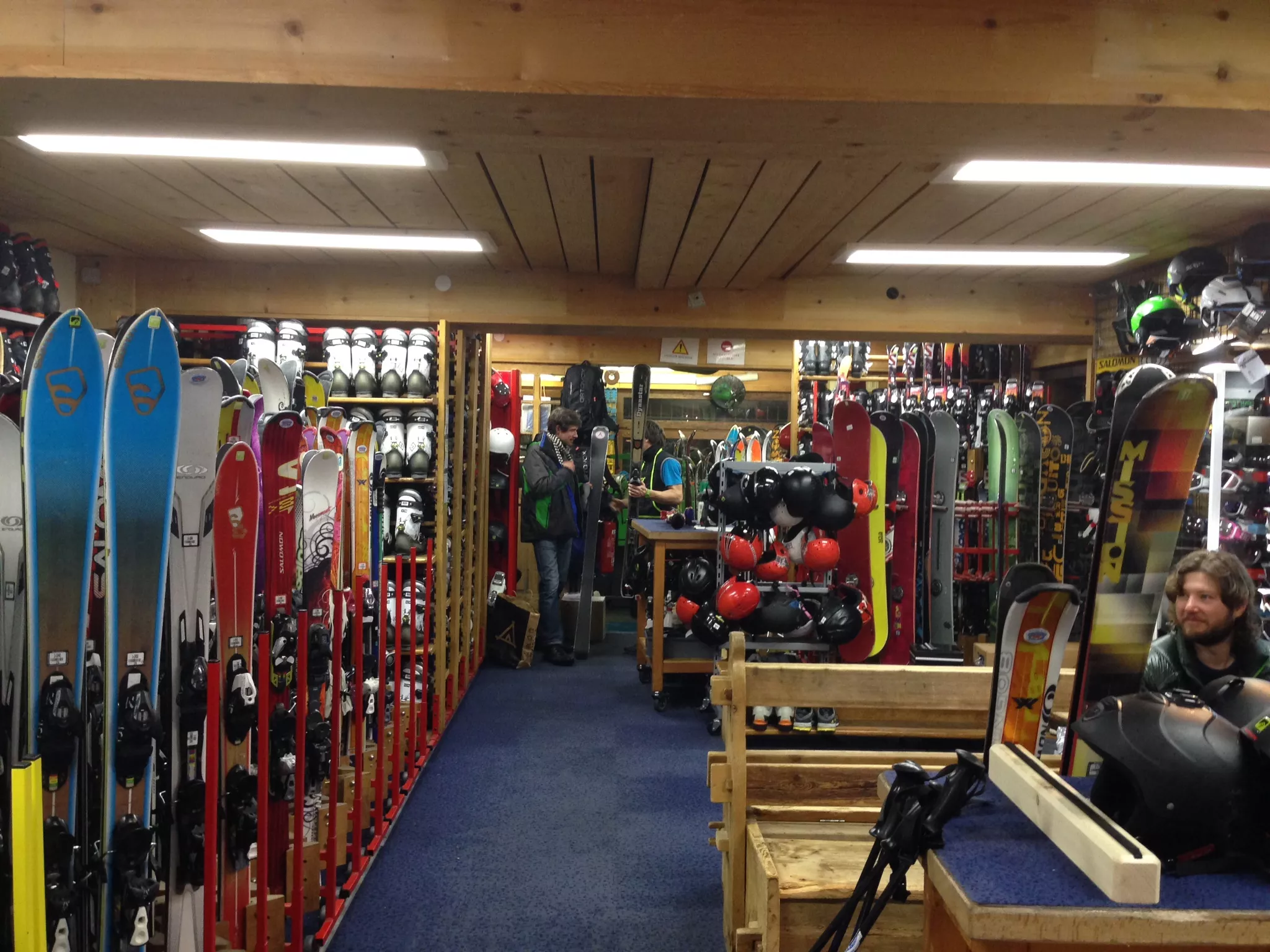 Browns Ski Rental in New Zealand, Australia and Oceania | Snowboarding,Skiing - Rated 0.8