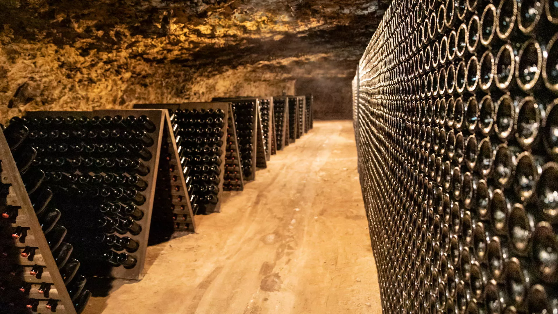 Cellar of the Producers of Vouvray in France, Europe | Wineries - Rated 0.8
