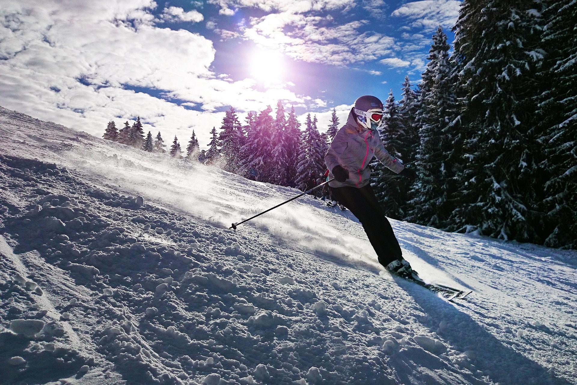 Centru de inchirieri Sinaia VDO Ski Rental in Romania, Europe | Snowboarding,Skiing - Rated 0.9