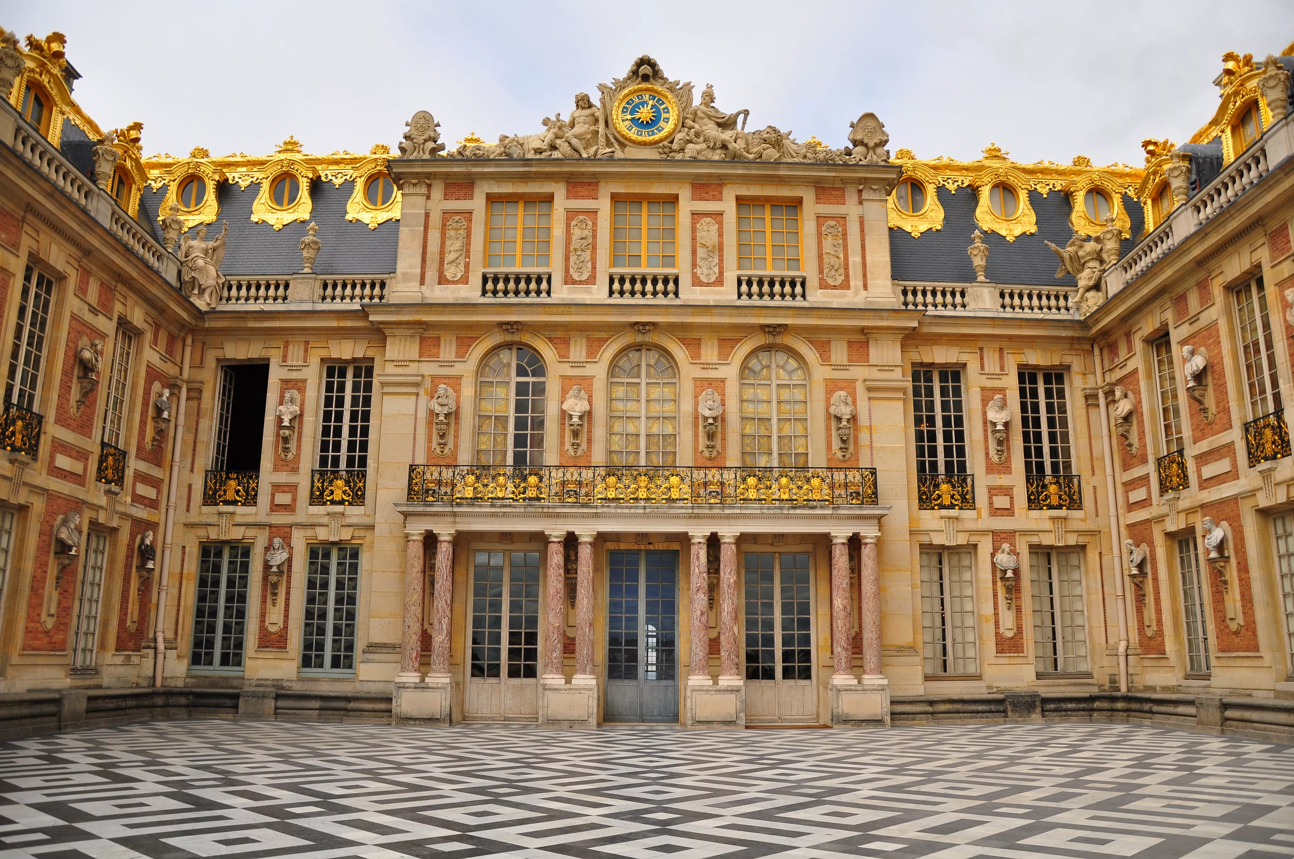 Chateau de Versailles in France, Europe | Castles - Rated 7.5