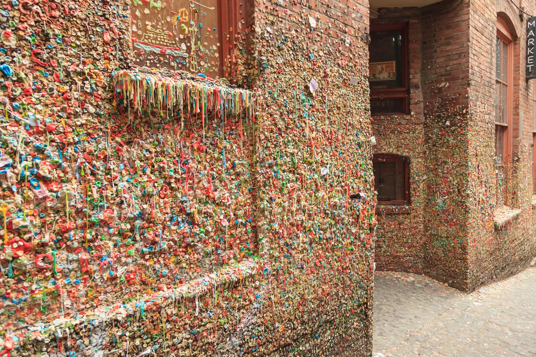 Chewing Gum Wall in USA, North America | Architecture - Rated 3.5