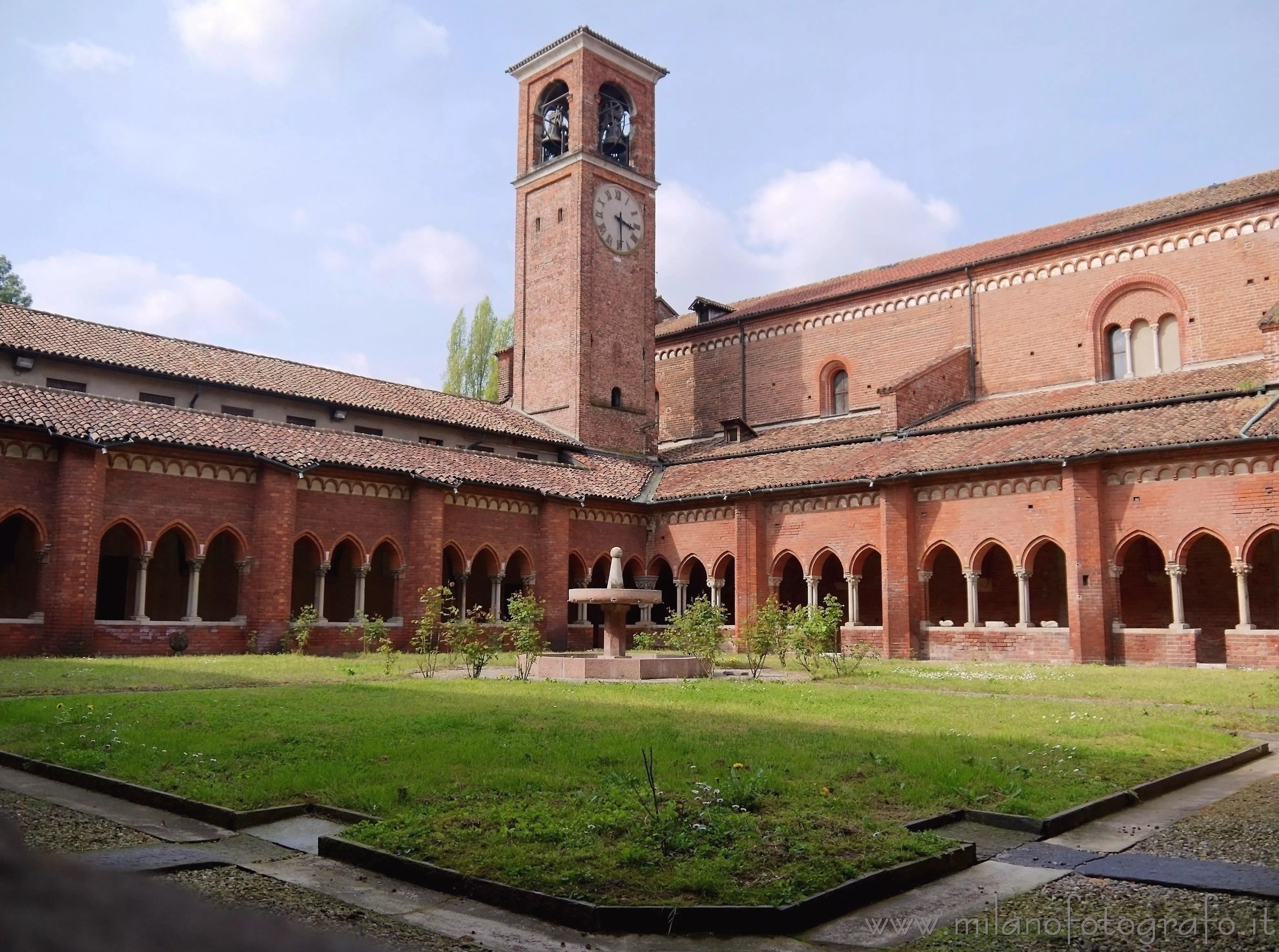 Chiaravalle Abbey in Italy, Europe | Architecture - Rated 3.7