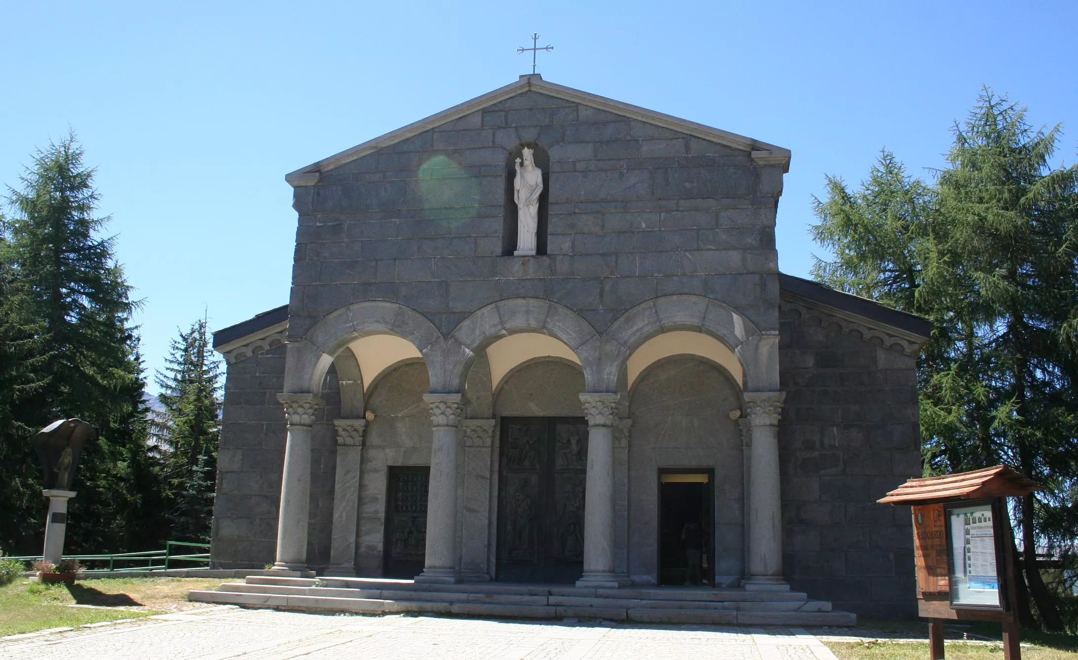 Chiesa San Edoardo in Italy, Europe | Architecture - Rated 0.7