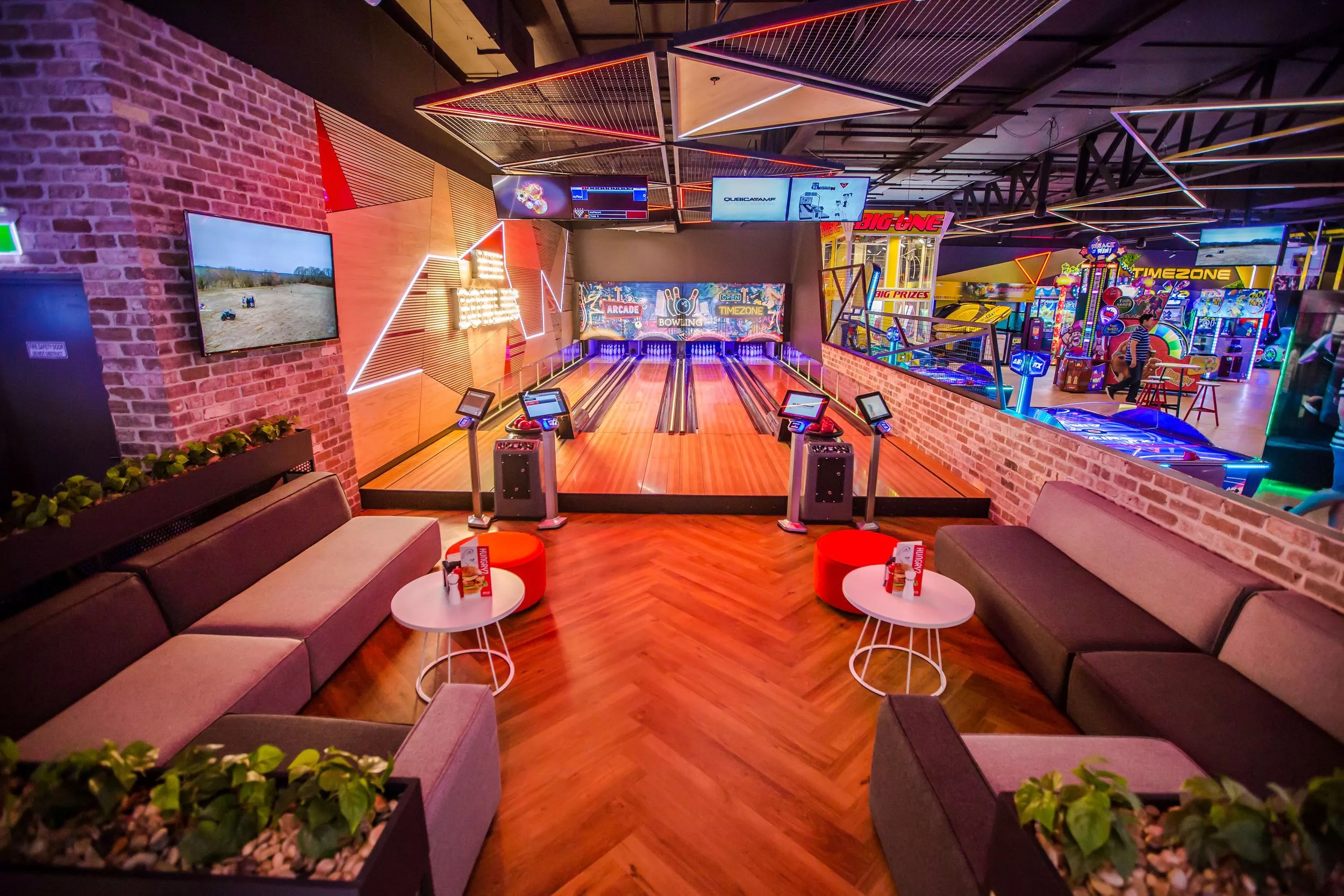 CityPlay in Spain, Europe | Bowling,Billiards - Rated 3.7