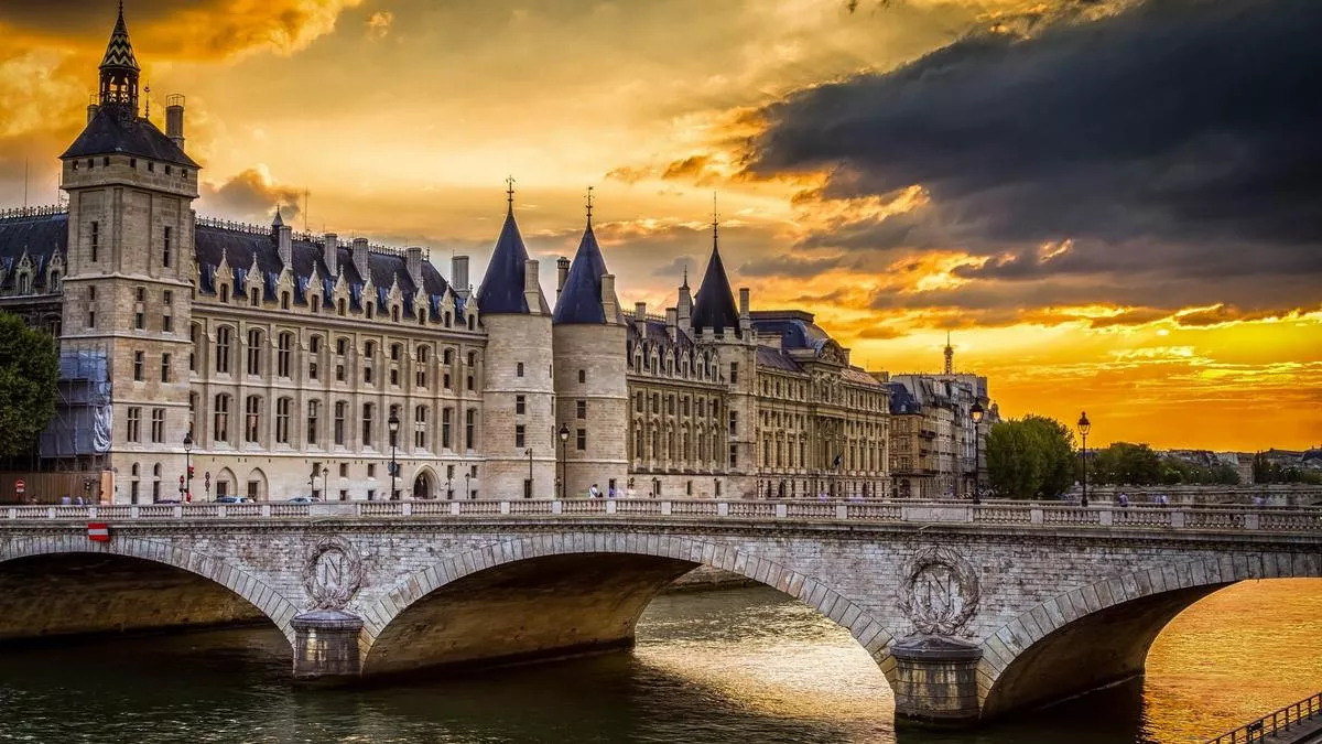 Conciergerie in France, Europe | Architecture - Rated 3.5