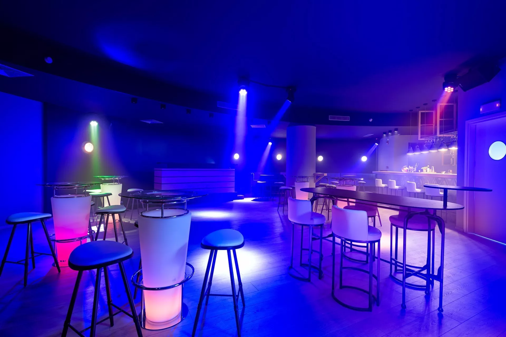 San Salvador Disco Bar & More in El Salvador, North America | Nightclubs - Rated 0.7
