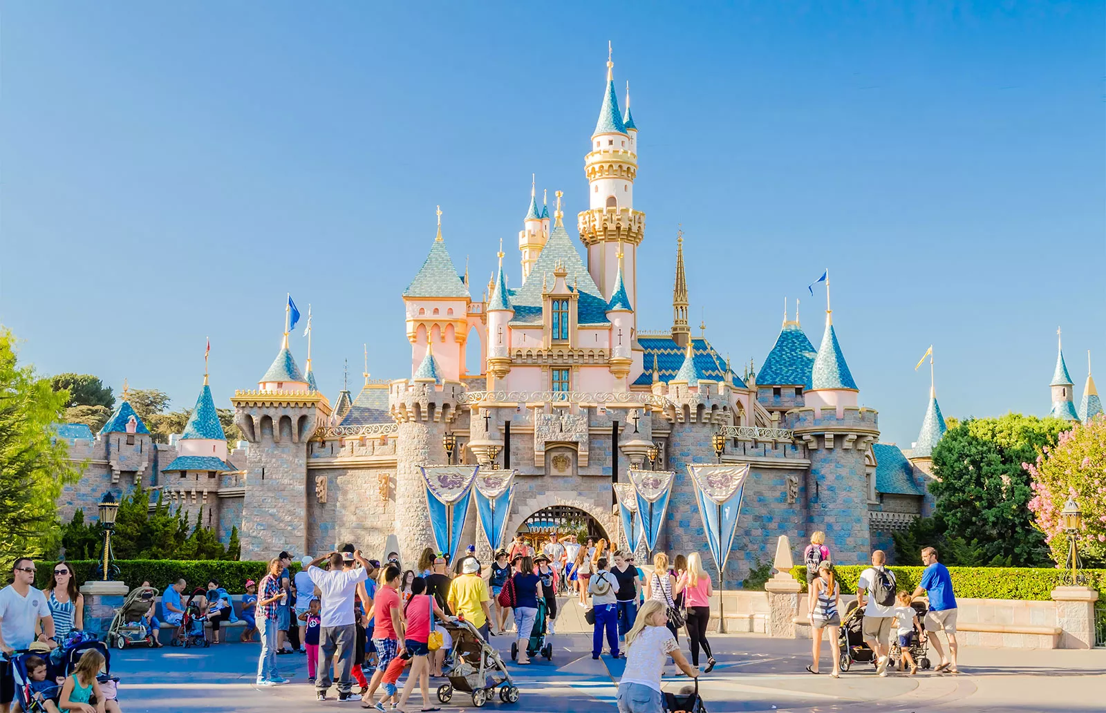 Disneyland Park in USA, North America | Family Holiday Parks,Amusement Parks & Rides - Rated 6.9