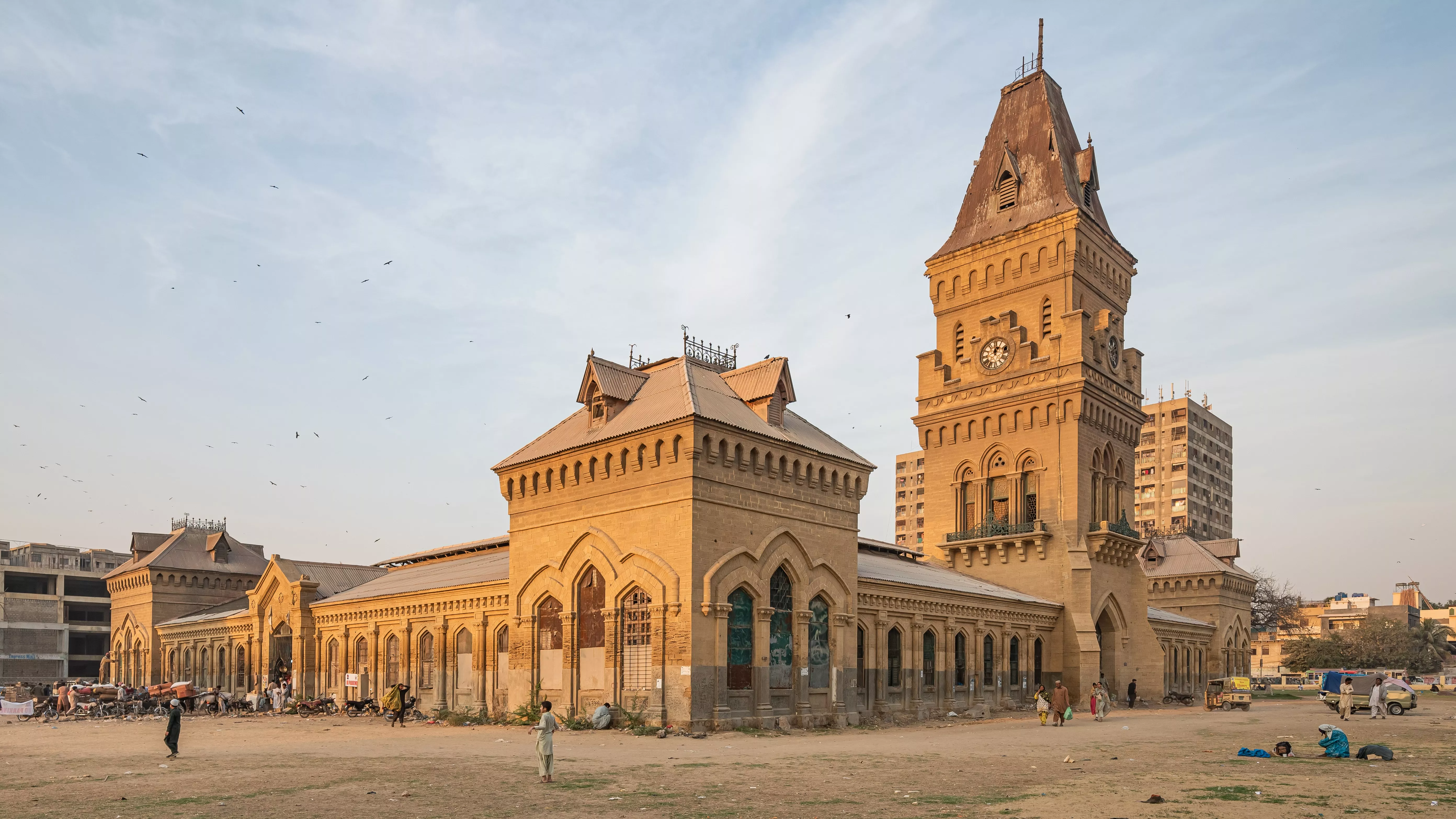 Empress Market in Pakistan, South Asia | Architecture,Street Food - Rated 0.7