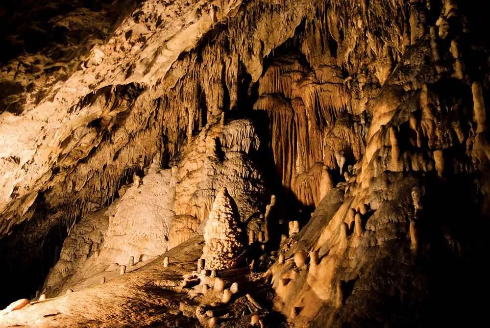 En Sur Les in Belgium, Europe | Caves & Underground Places - Rated 4.6