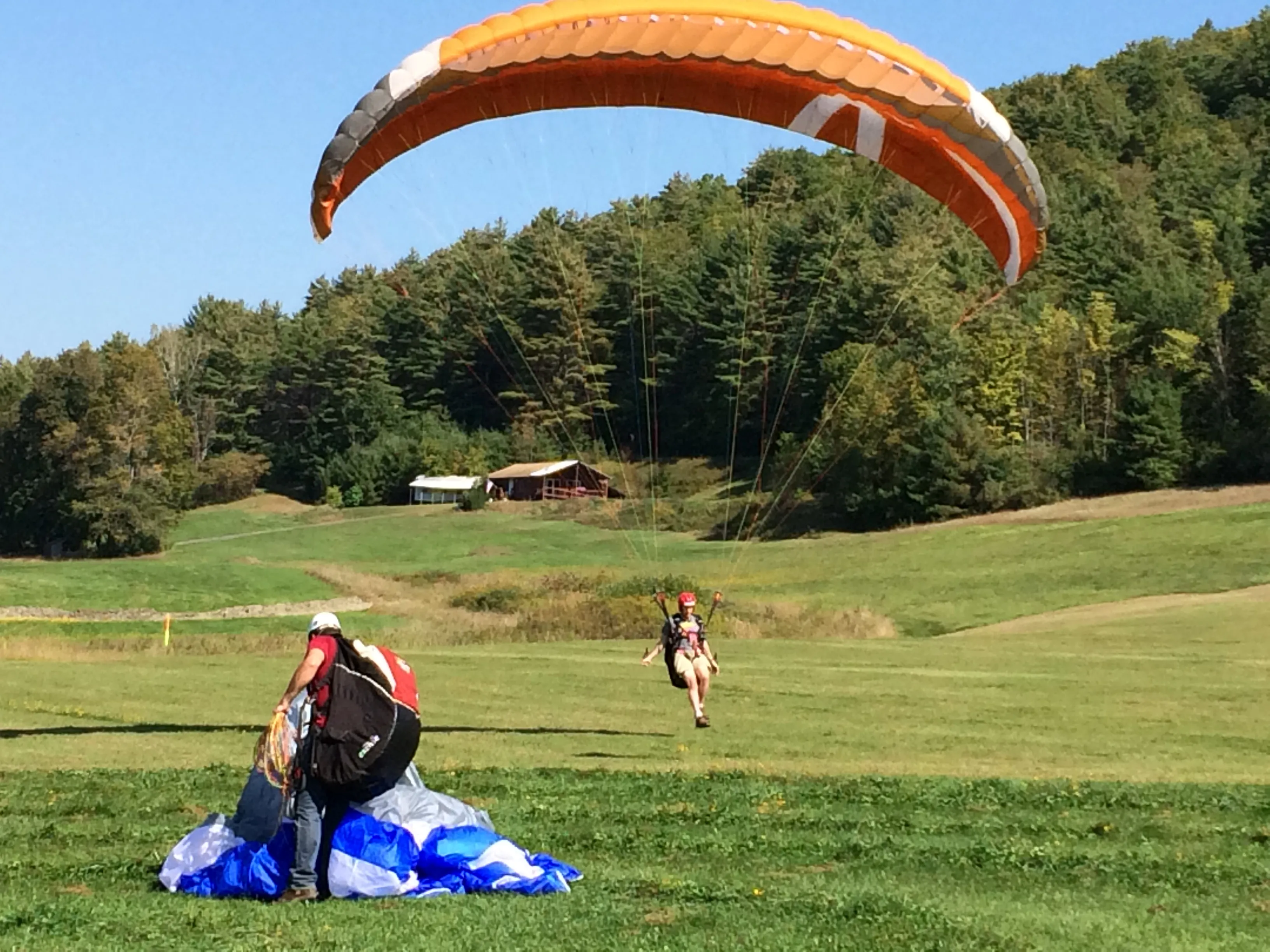 Flight Paragliding and Hang Gliding School in Italy, Europe | Paragliding - Rated 1.4