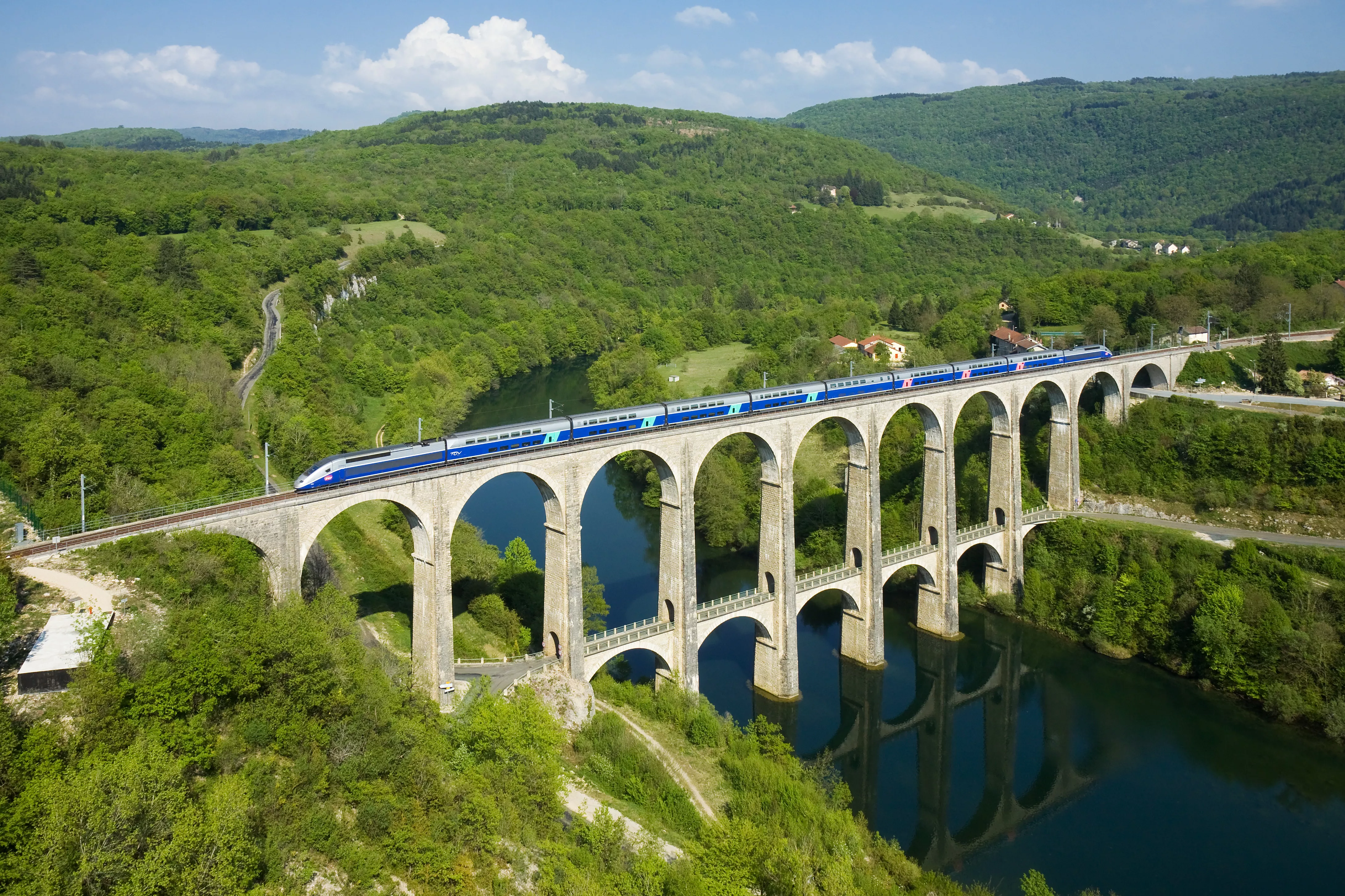 Free Water Aqueduct in Portugal, Europe | Architecture - Rated 3.6