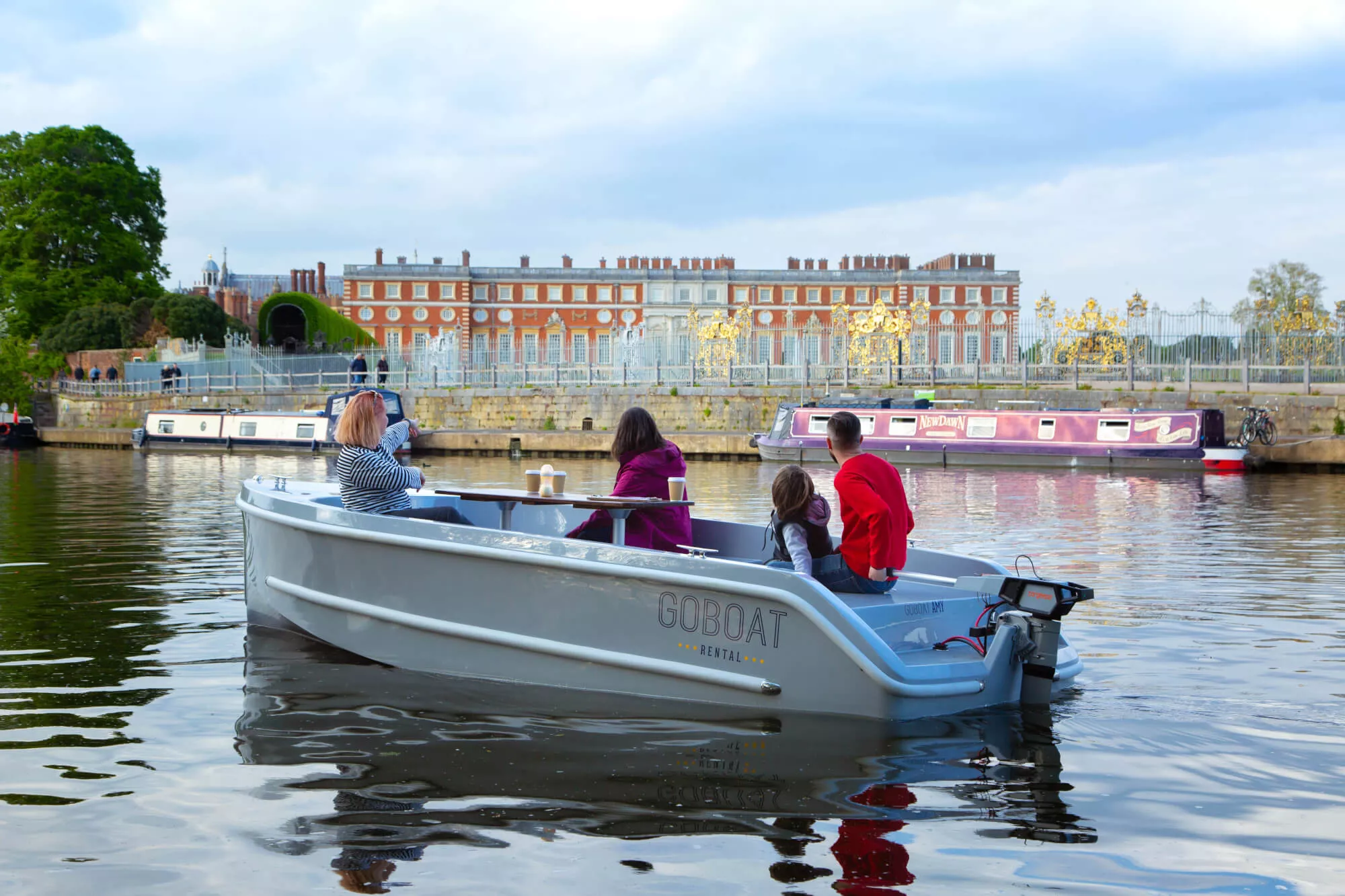 GoBoat London in United Kingdom, Europe | Yachting - Rated 4.2