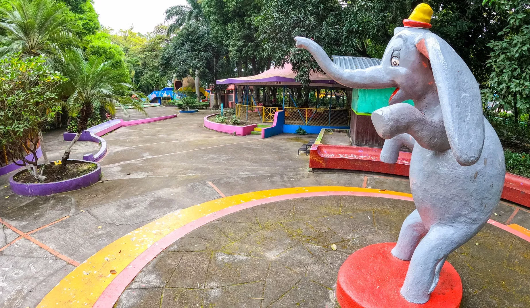 Infantile Park in El Salvador, North America | Parks,Playgrounds - Rated 6.5