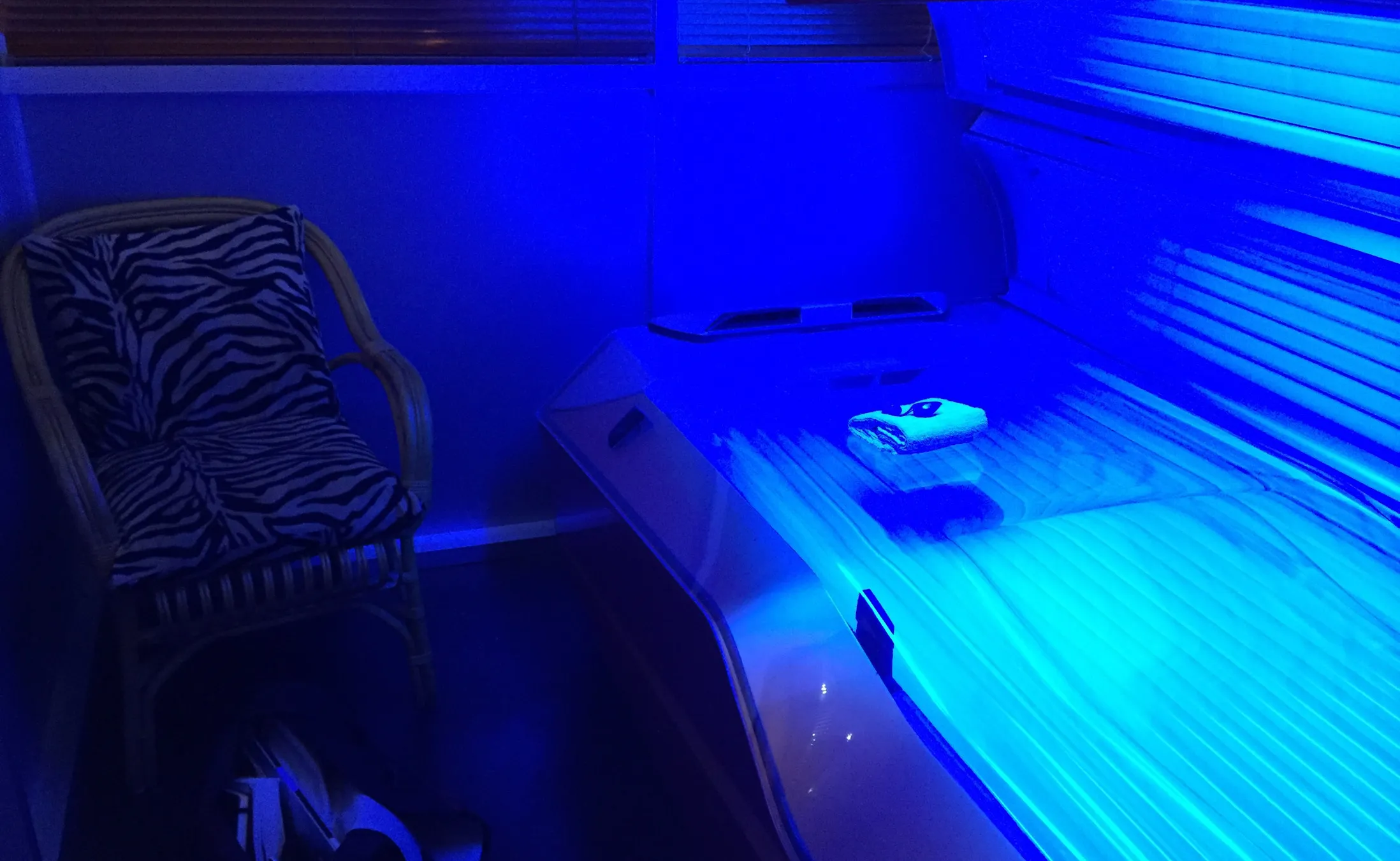 Gotham Glow in USA, North America | Tanning Salons - Rated 0.9