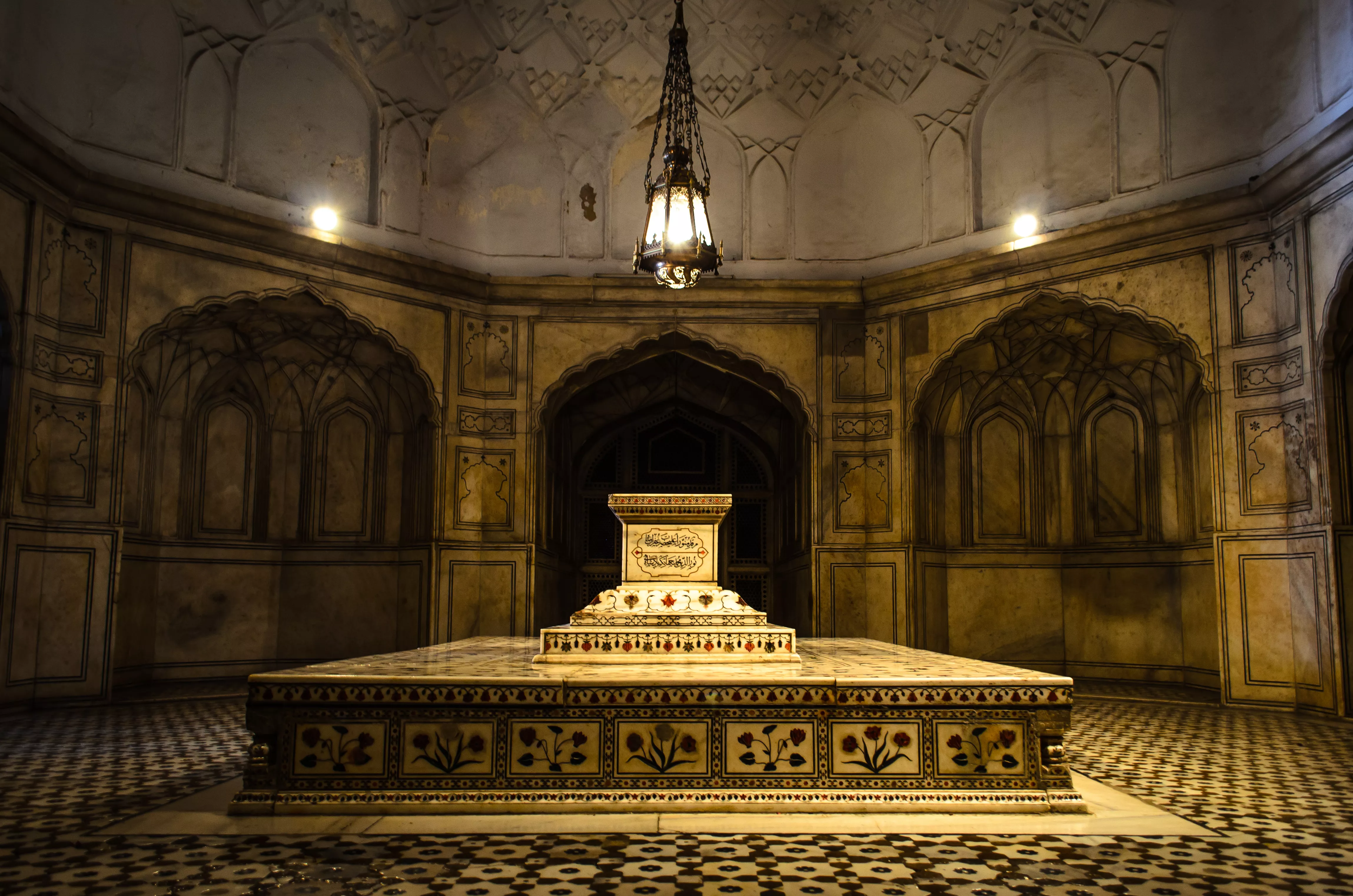 Tomb of Emperor Jahangir in Pakistan, South Asia | Architecture - Rated 3.6