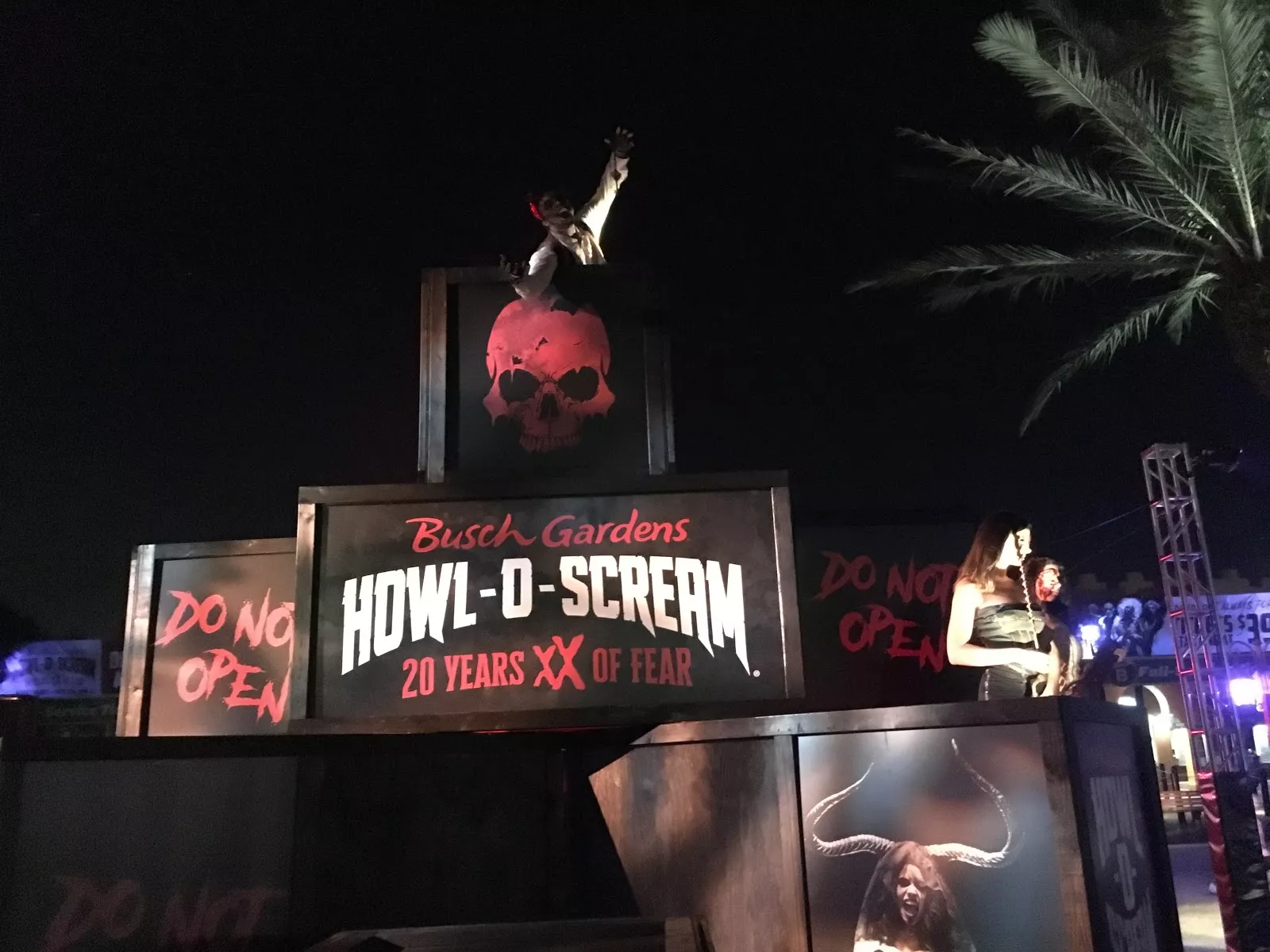 Howl-O-Scream Tampa Bay in USA, North America | Architecture - Rated 3.4