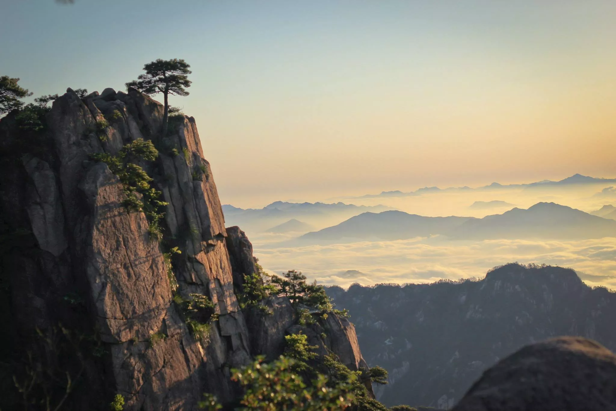 Huangshan in China, East Asia | Trekking & Hiking - Rated 0.8