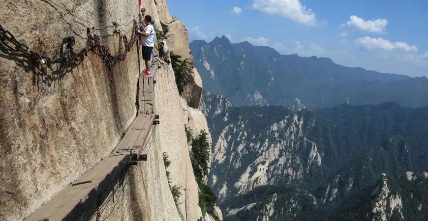 Hua Shan in China, East Asia | Mountains,Trekking & Hiking - Rated 3.7