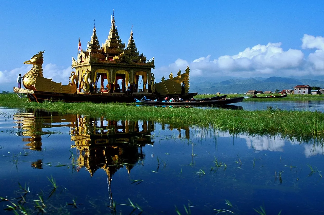 Inle in Myanmar, Central Asia | Lakes - Rated 3.8