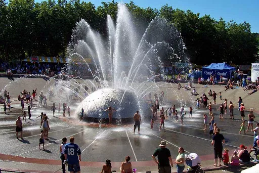 International Fontaine in USA, North America | Architecture - Rated 3.8