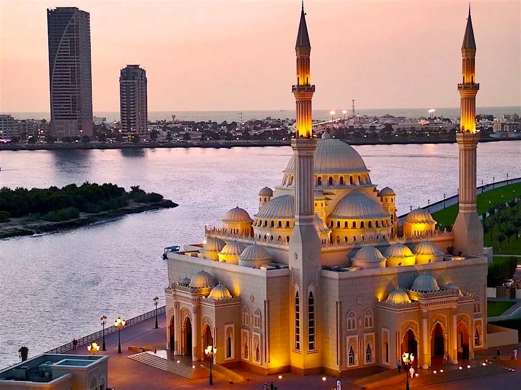 Jumeirah Mosque in United Arab Emirates, Middle East | Architecture - Rated 3.8