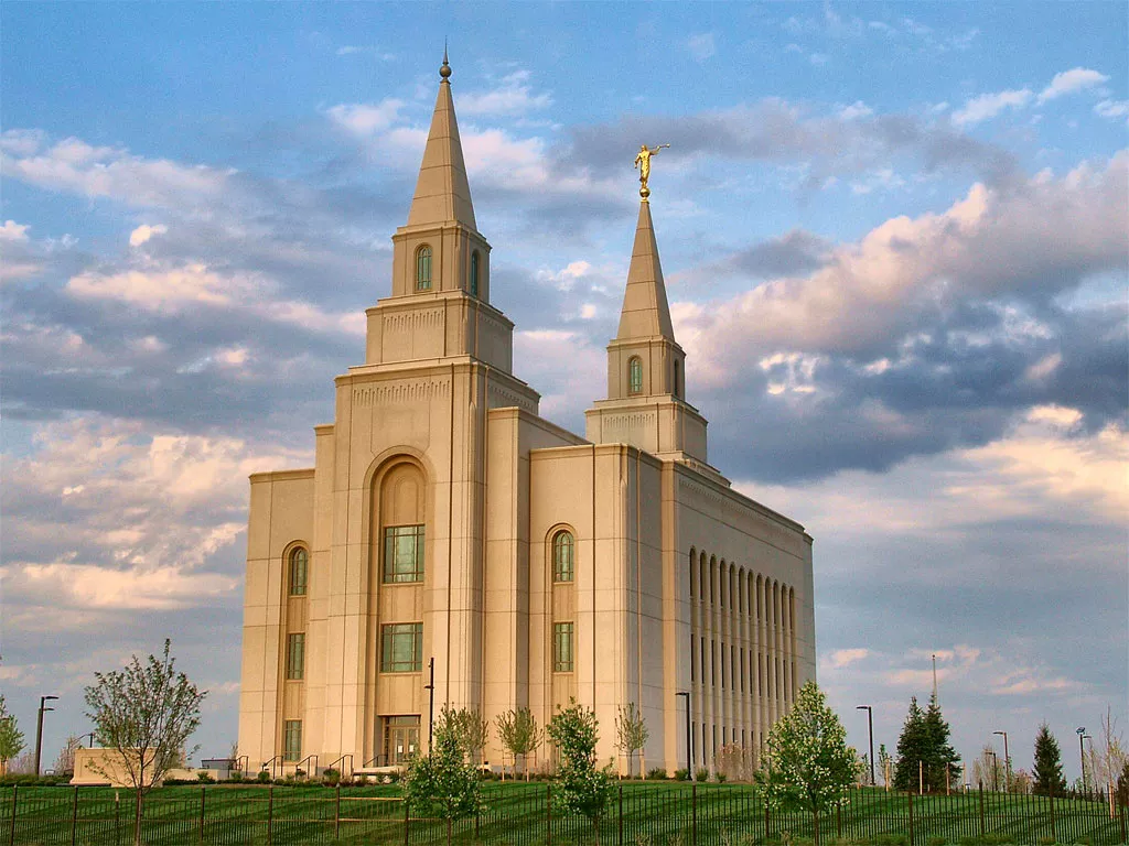 Kansas City Missouri Temple in USA, North America | Architecture - Rated 4