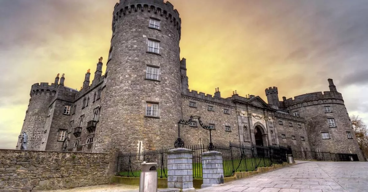 Kilkenny Castle in Ireland, Europe | Castles - Rated 4