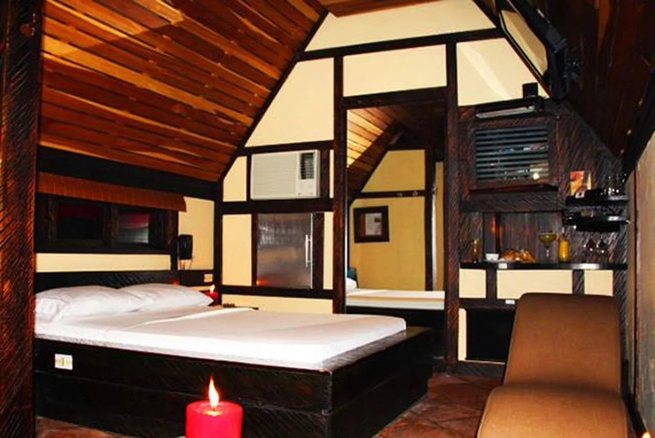 Los Chalets in Colombia, South America | Sex Hotels,Sex-Friendly Places - Rated 3.7