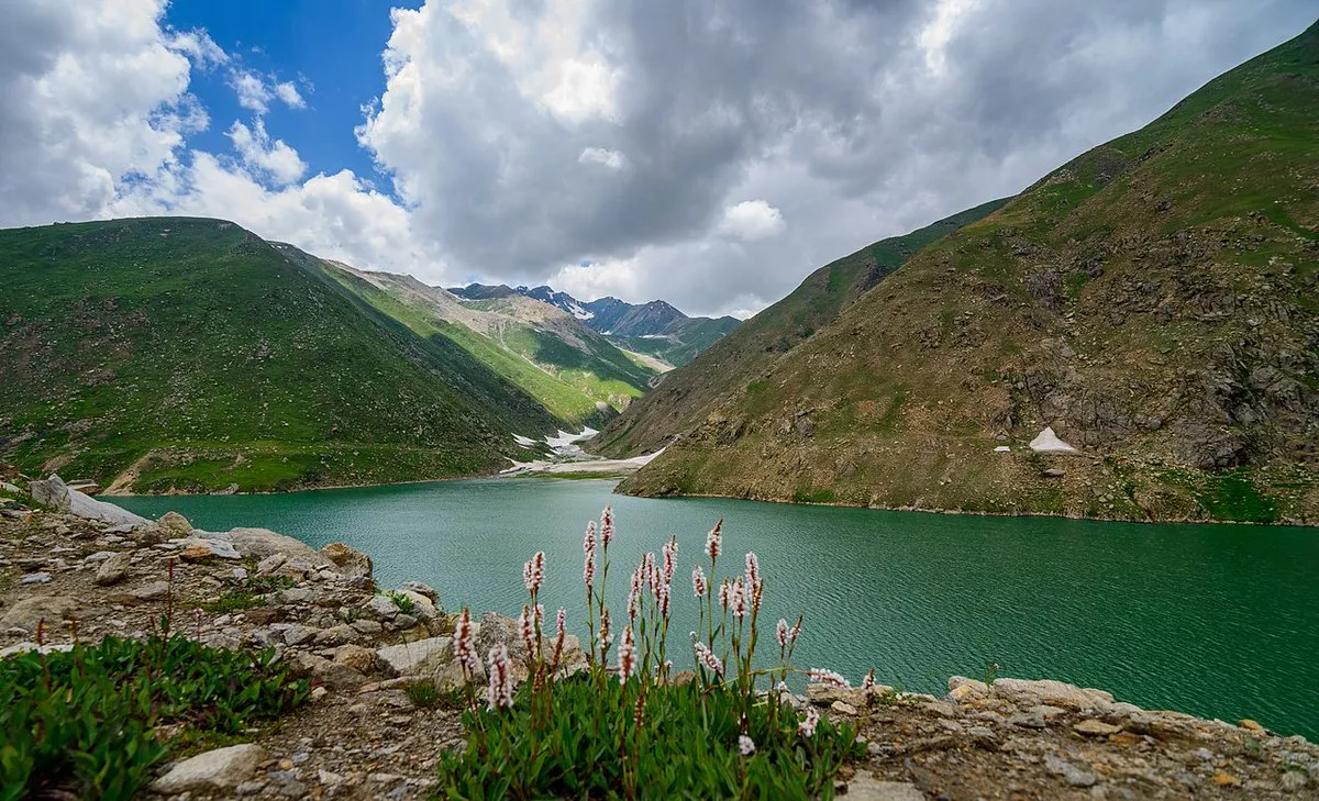 Lulusar in Pakistan, South Asia | Lakes - Rated 4