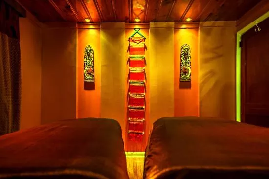 Majestic Massage & Day Spa in USA, North America | SPAs,Massage Parlors - Rated 6.1