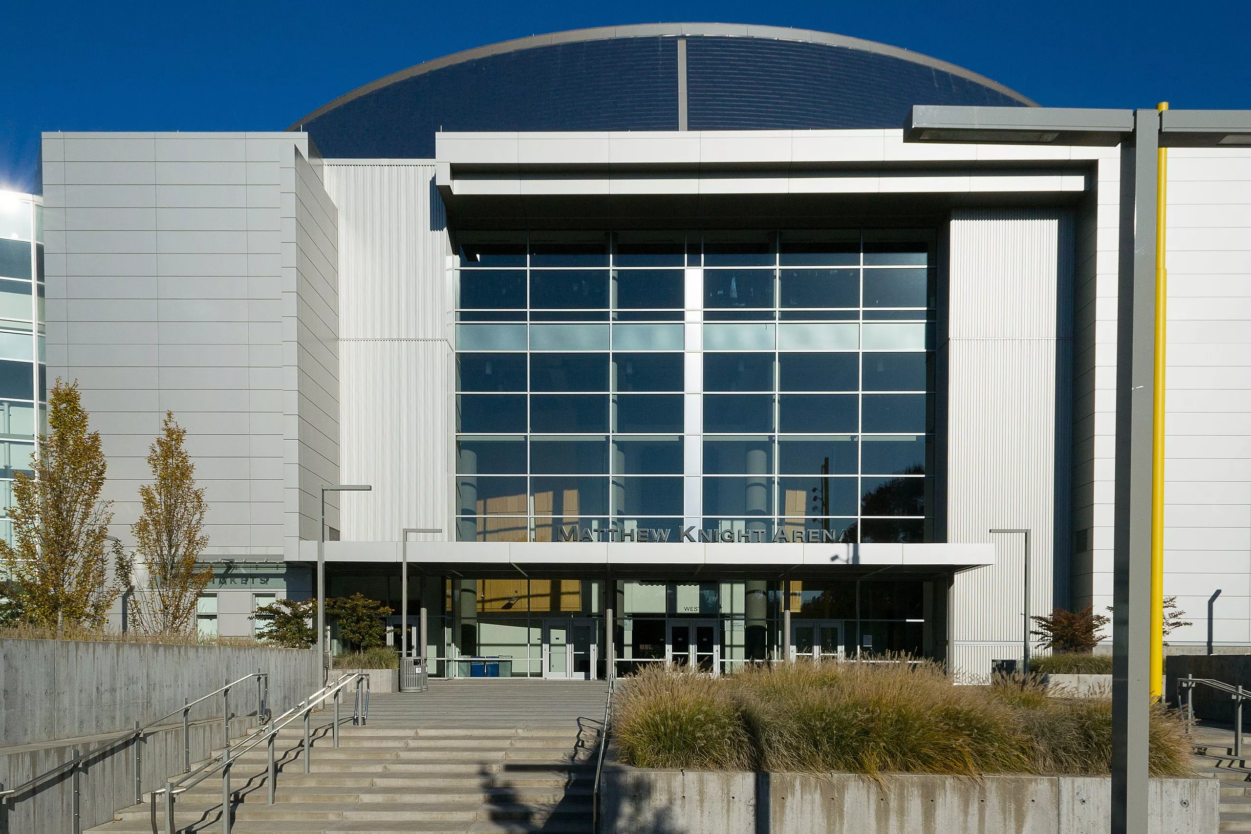 Matthew Knight Arena in USA, North America | Basketball - Rated 3.9