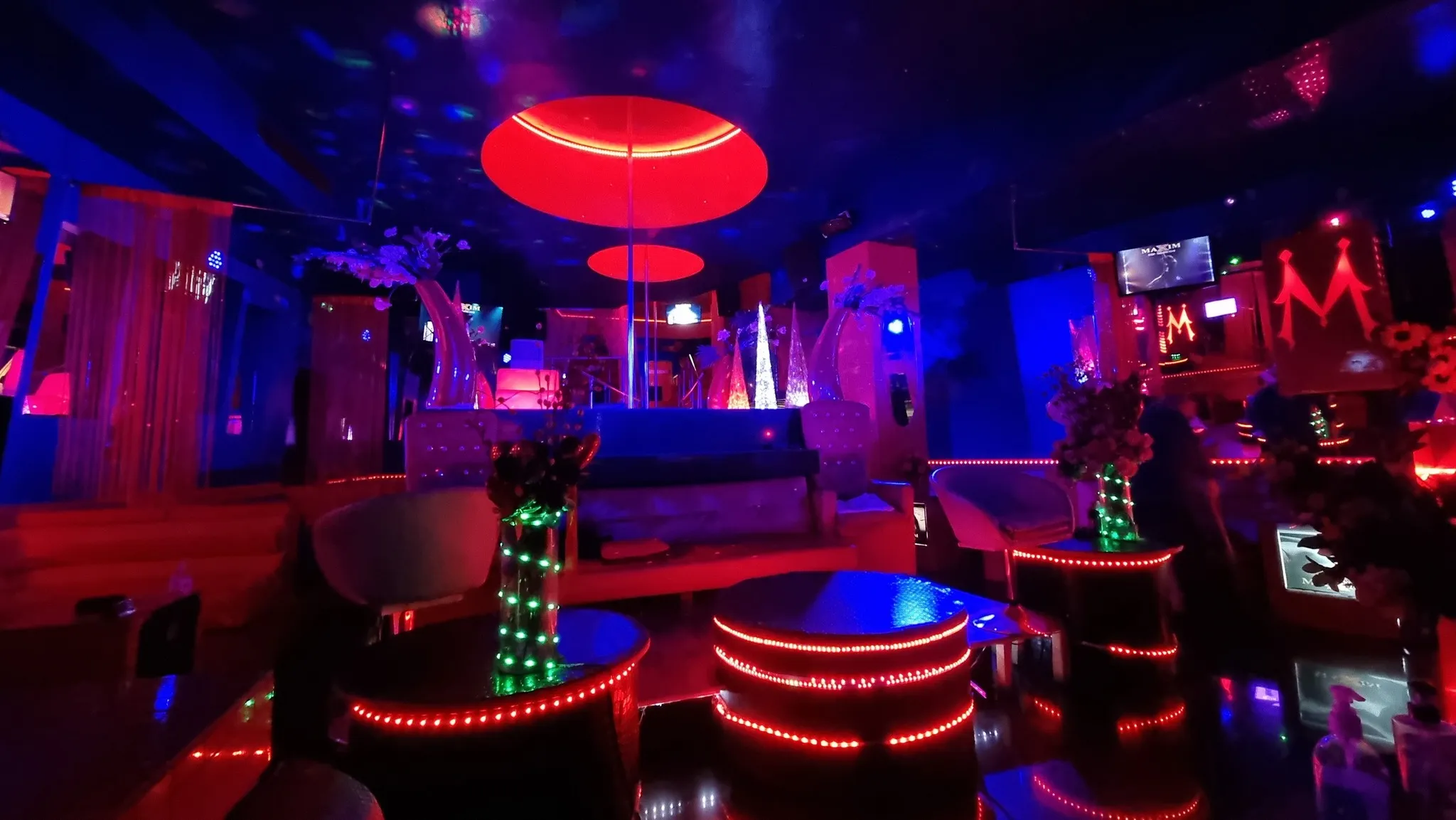 Maxim in Austria, Europe | Strip Clubs,Red Light Places - Rated 0.8
