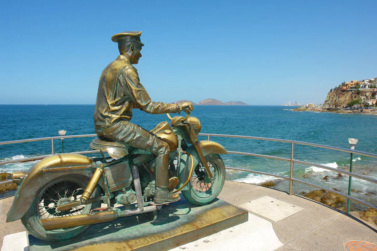 Monument to Pedro Infante in Mexico, North America | Monuments - Rated 3.8