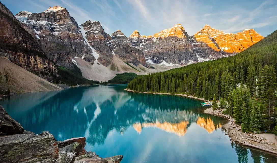 Moraine Lake in Canada, North America | Lakes - Rated 4