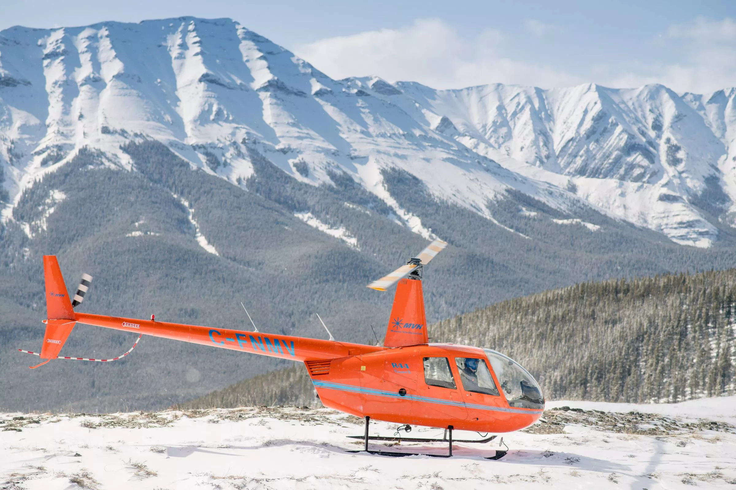 Mountain View Helicopters in Canada, North America | Helicopter Sport - Rated 1