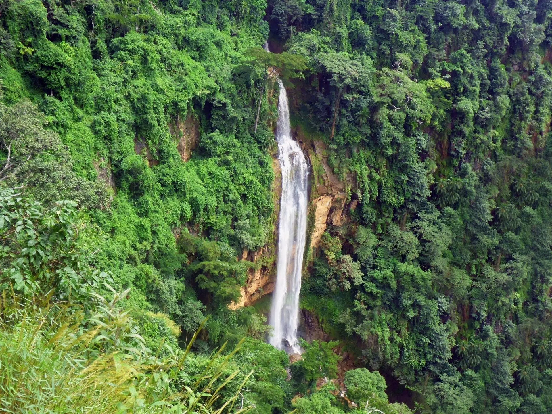 Manchewe Waterfallas in Malawi, Africa | Waterfalls - Rated 0.8